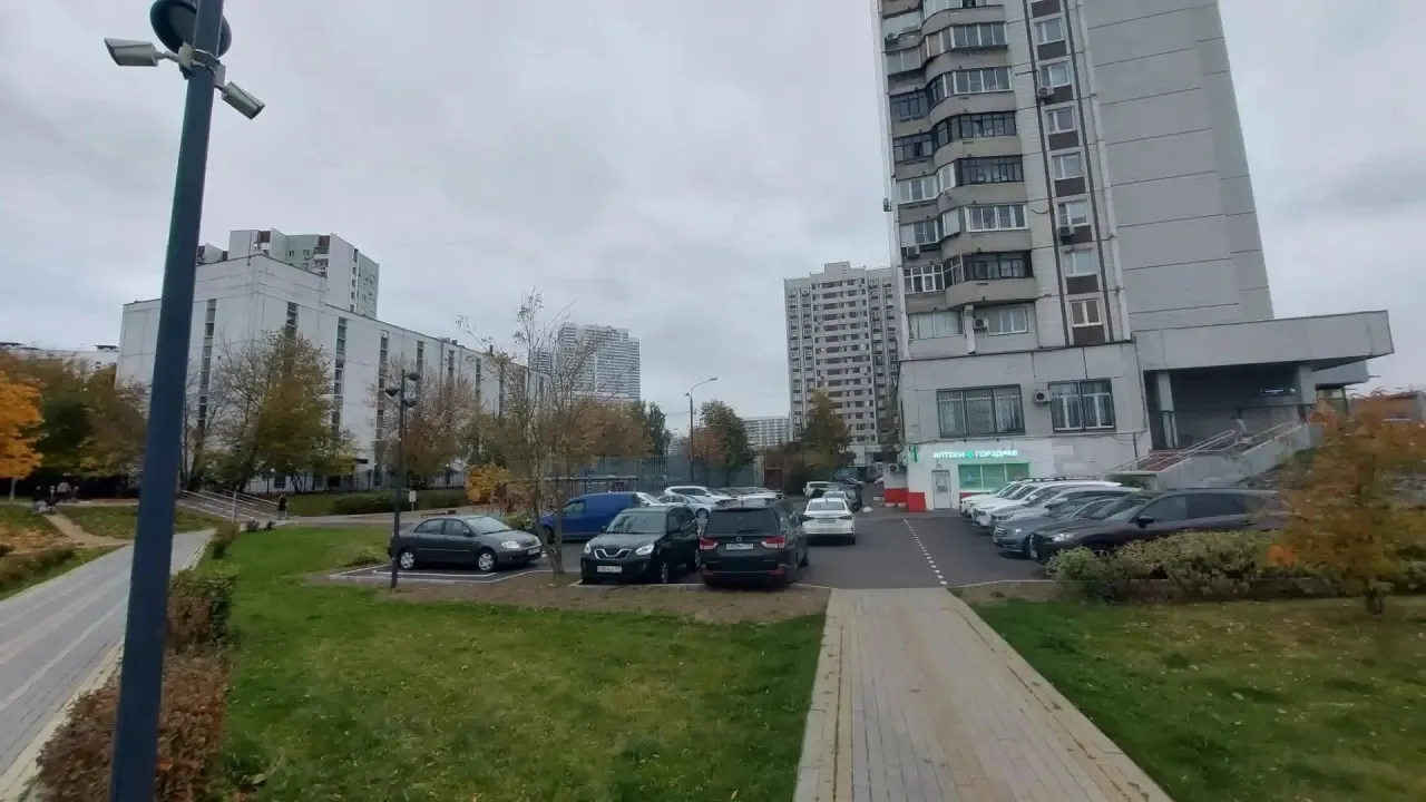 На Чертановской улице завершили обновление дворовой территории