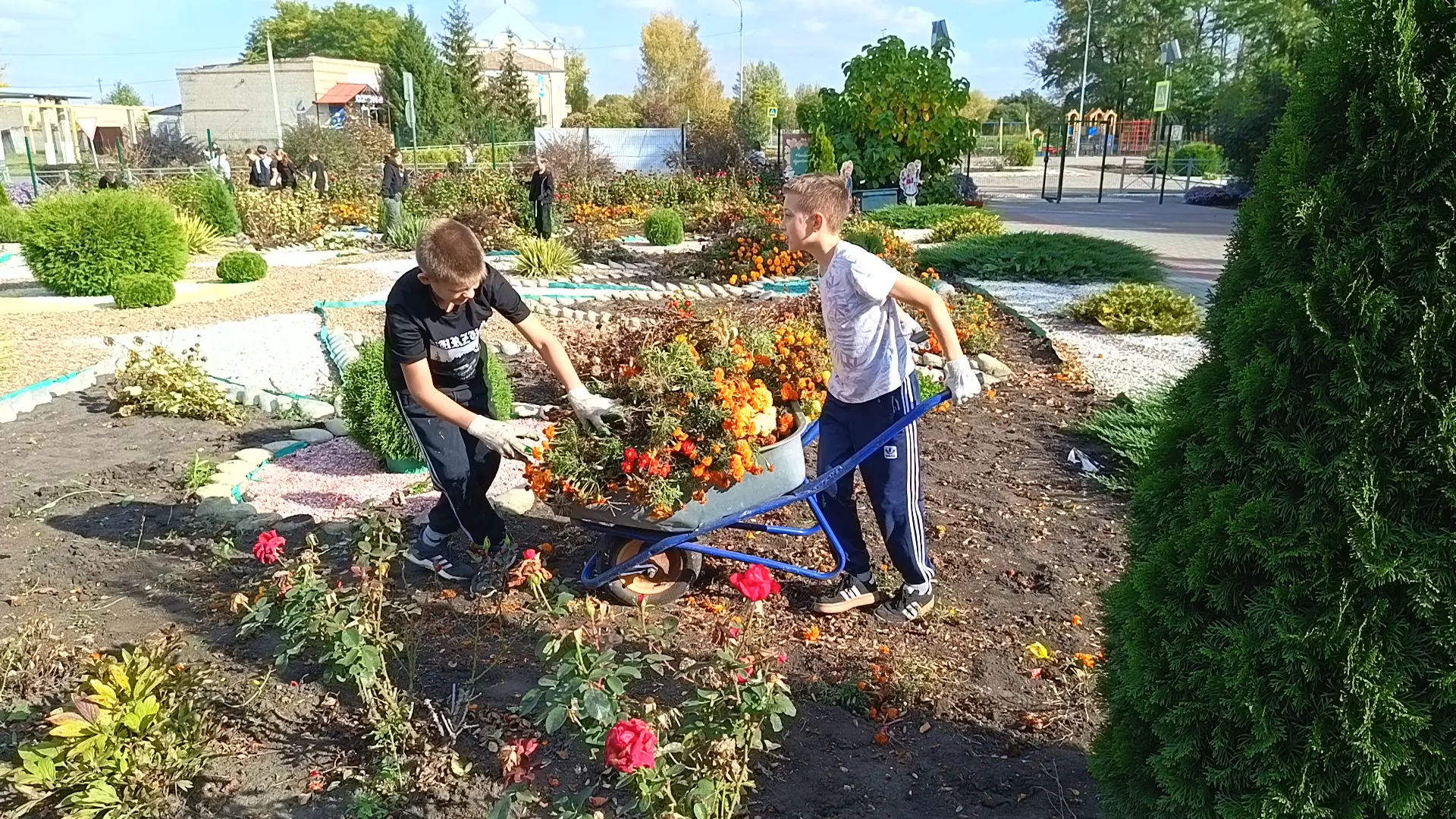 🍂 Золотая осень, дружная работа и отличное настроение! ☀️