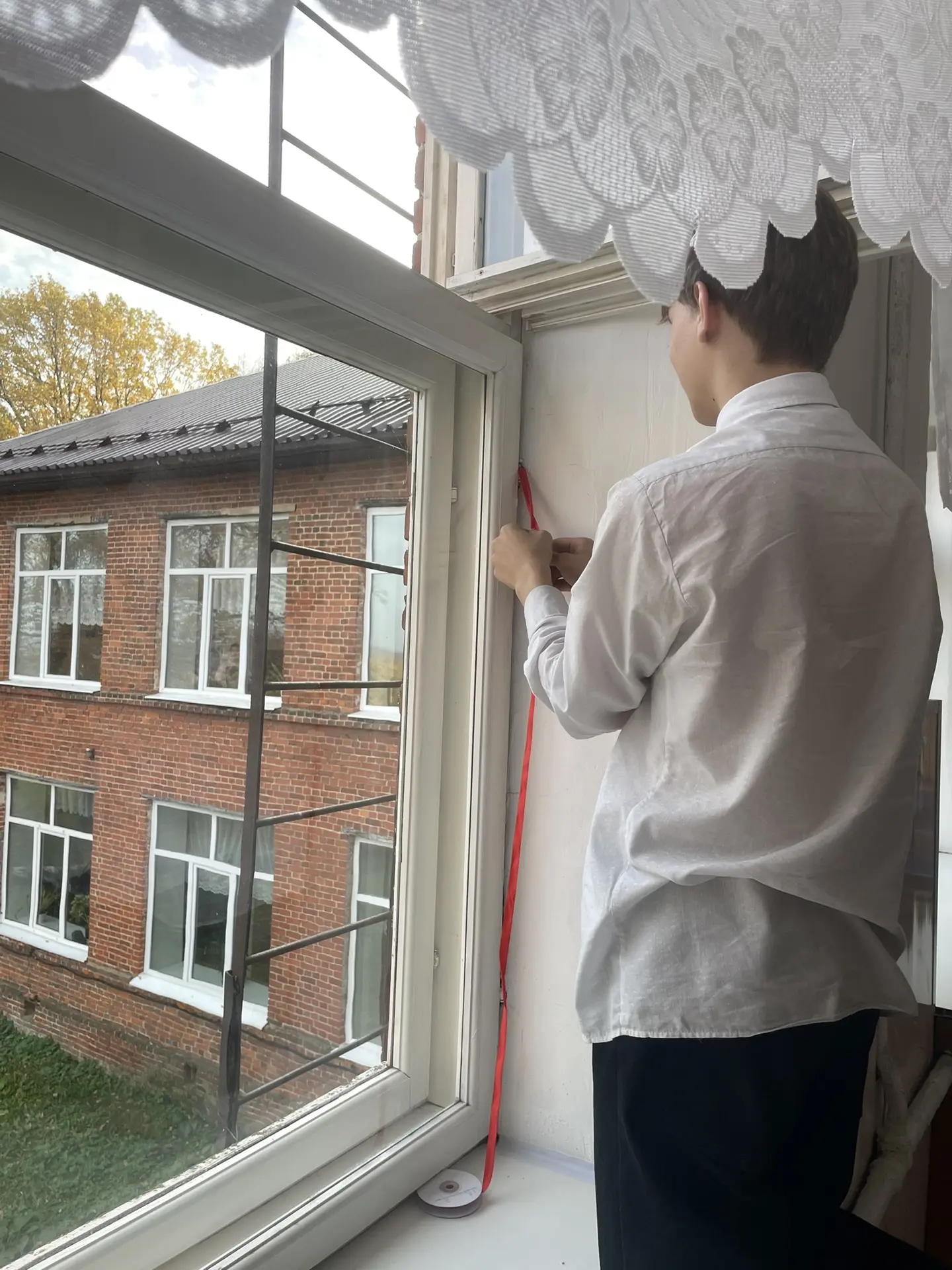 🎉 В преддверии Дня отца в Кораблинской ОШ прошла трогательная фотовыставка «Папа рядом...