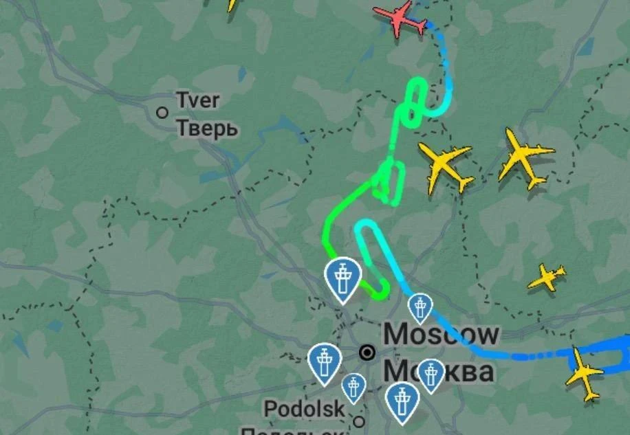 Путин не может приземлиться в Москве из-за угрозы атаки БПЛА — СМИ