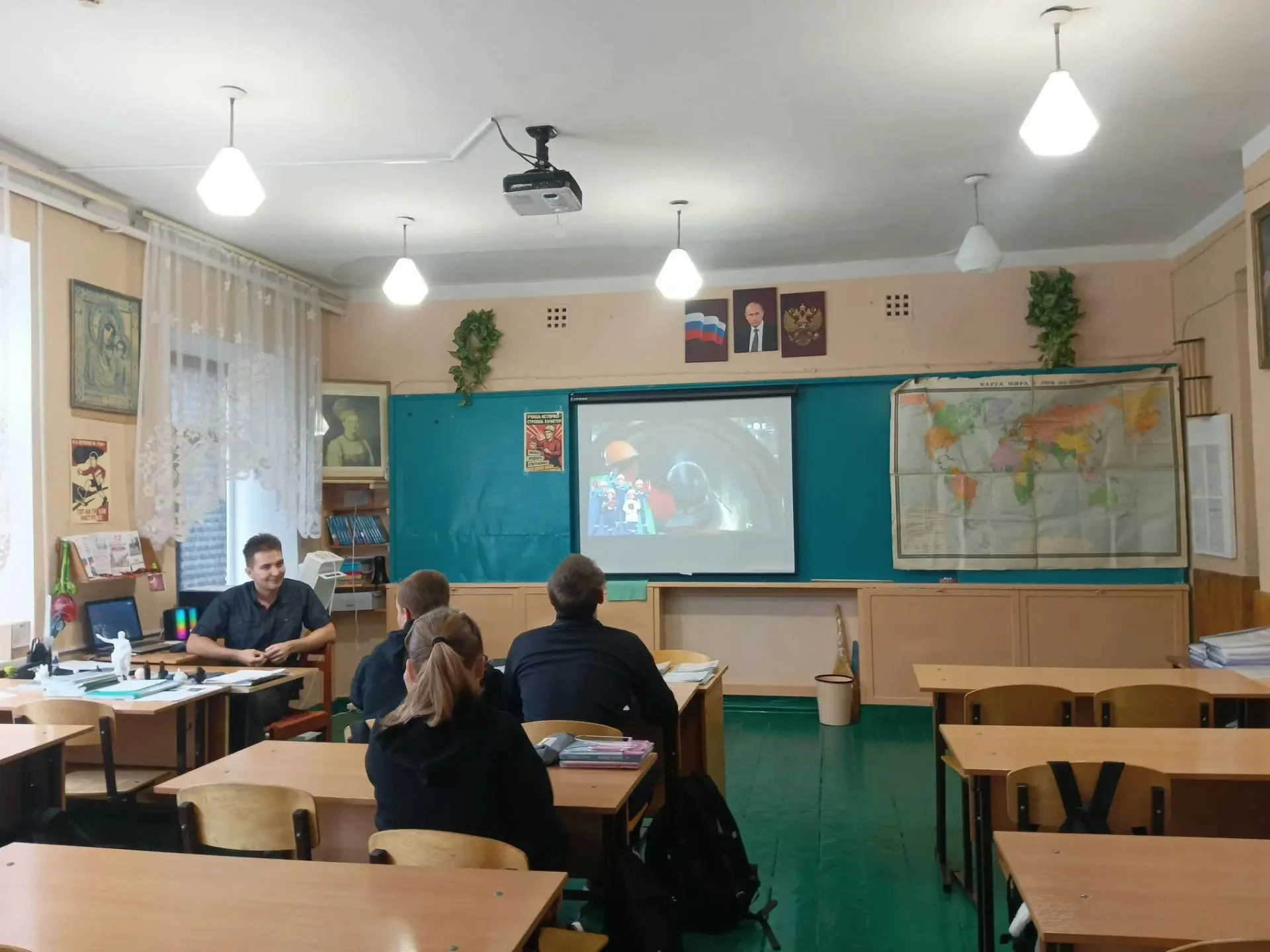 Сегодня в школе прошёл урок профминимума: «Россия комфортная: энергетика»!