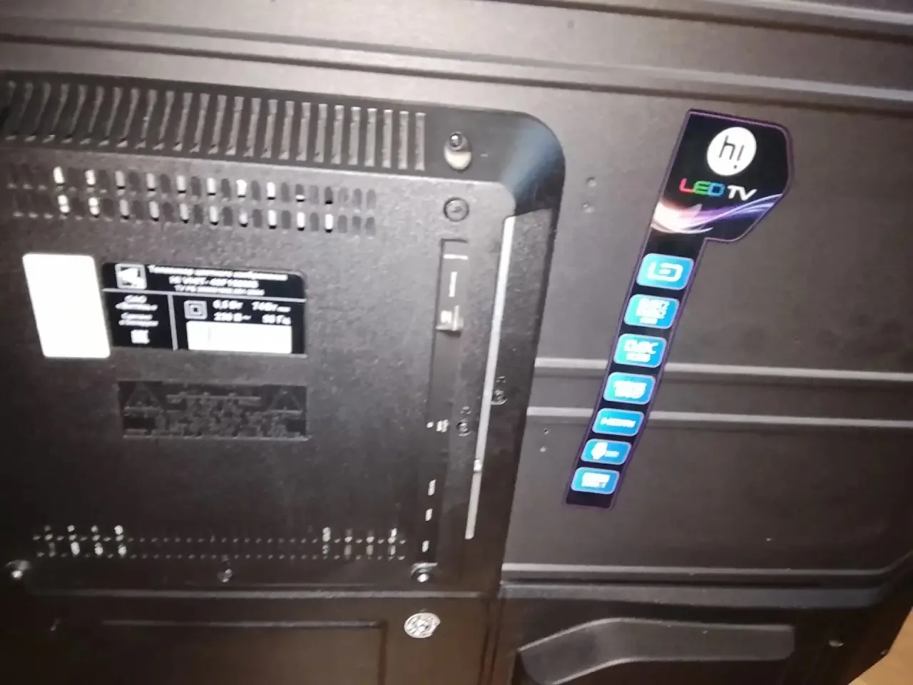 Продаю телевизор Hi VHIT - 40F152MS. 40 дюймов, не Smart. Цена 9 тысяч рублей. Все вход...