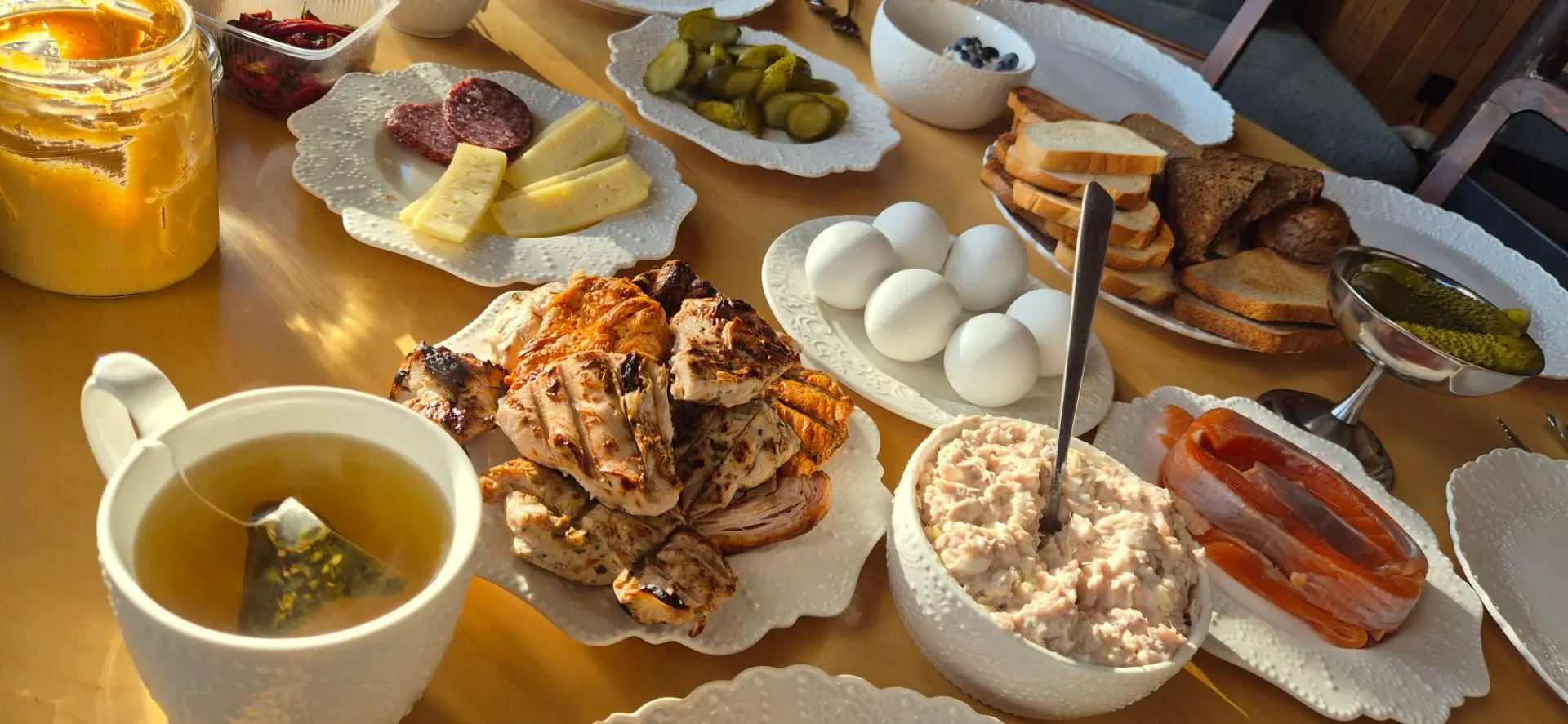 Собрали с девочками завтрак 😇