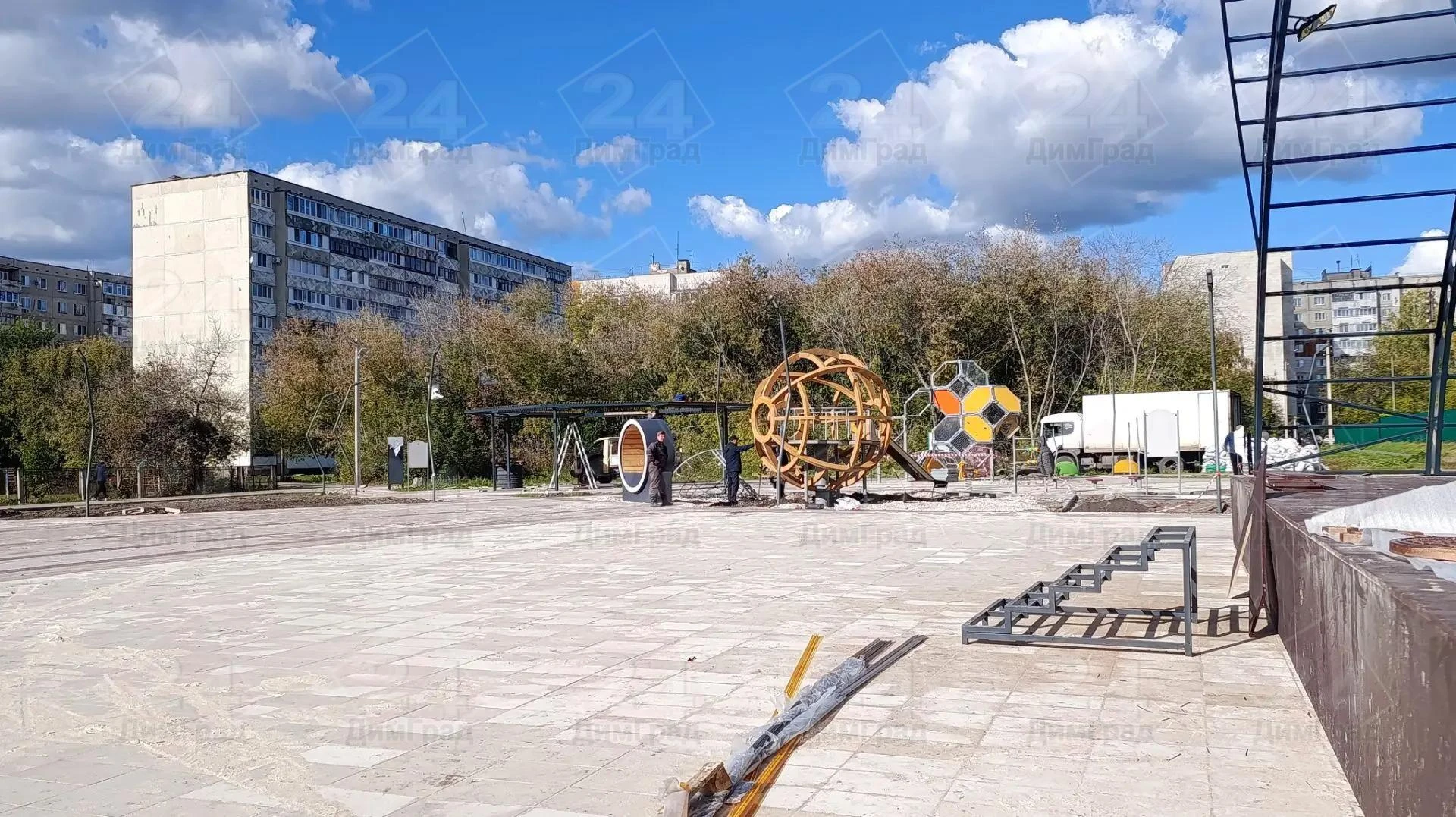 Сквер у лицея ядерных технологий обещают сдать к понедельнику.