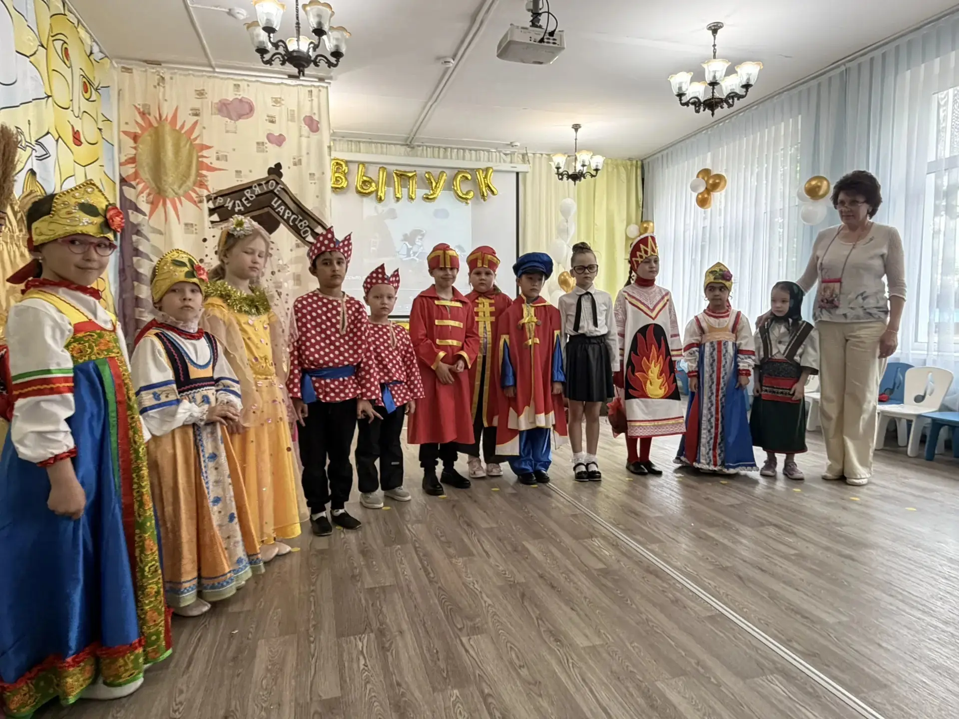 В День защиты детей: "Вовка в тридевятом царстве" от "Одуванчиков" подарил восторг и ра...