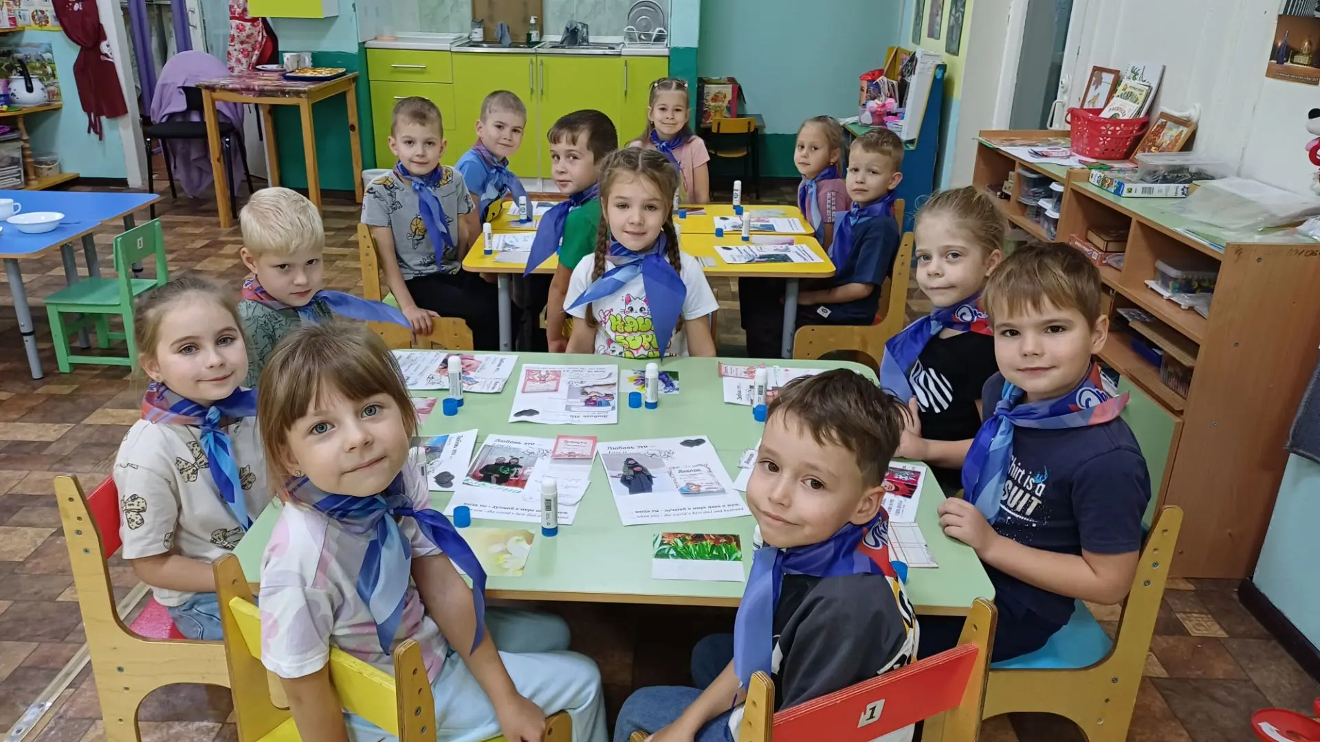 Ко Дню отца наши „Орлята‑дошколята“ создавали особенные памятные открытки. Дети подбира...