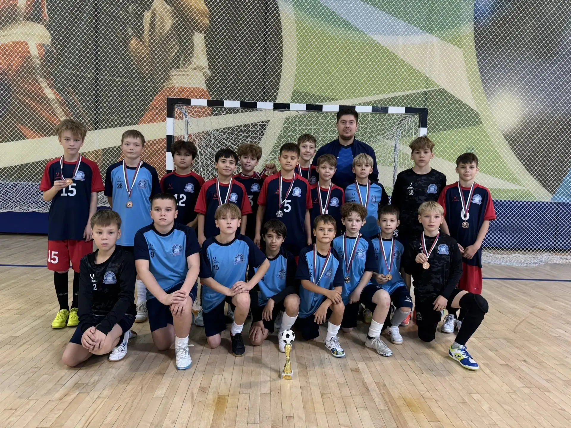 ⚽ Эмоции, голы и заслуженные награды: в Губкинском завершился Фестиваль футзала городов...