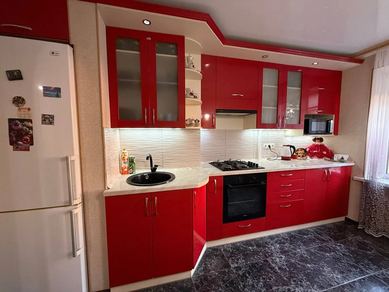Купить 3-комнатную квартиру в Донецке, Ленинский район, ул. Днепродзержинская, Норд
