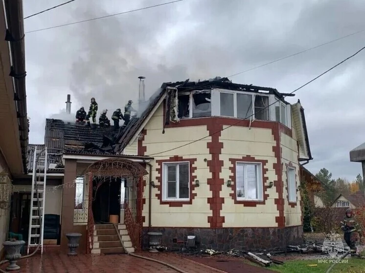 За минувшие сутки в Забайкальском крае пожарные потушили 11 возгораний. Из них десять б...