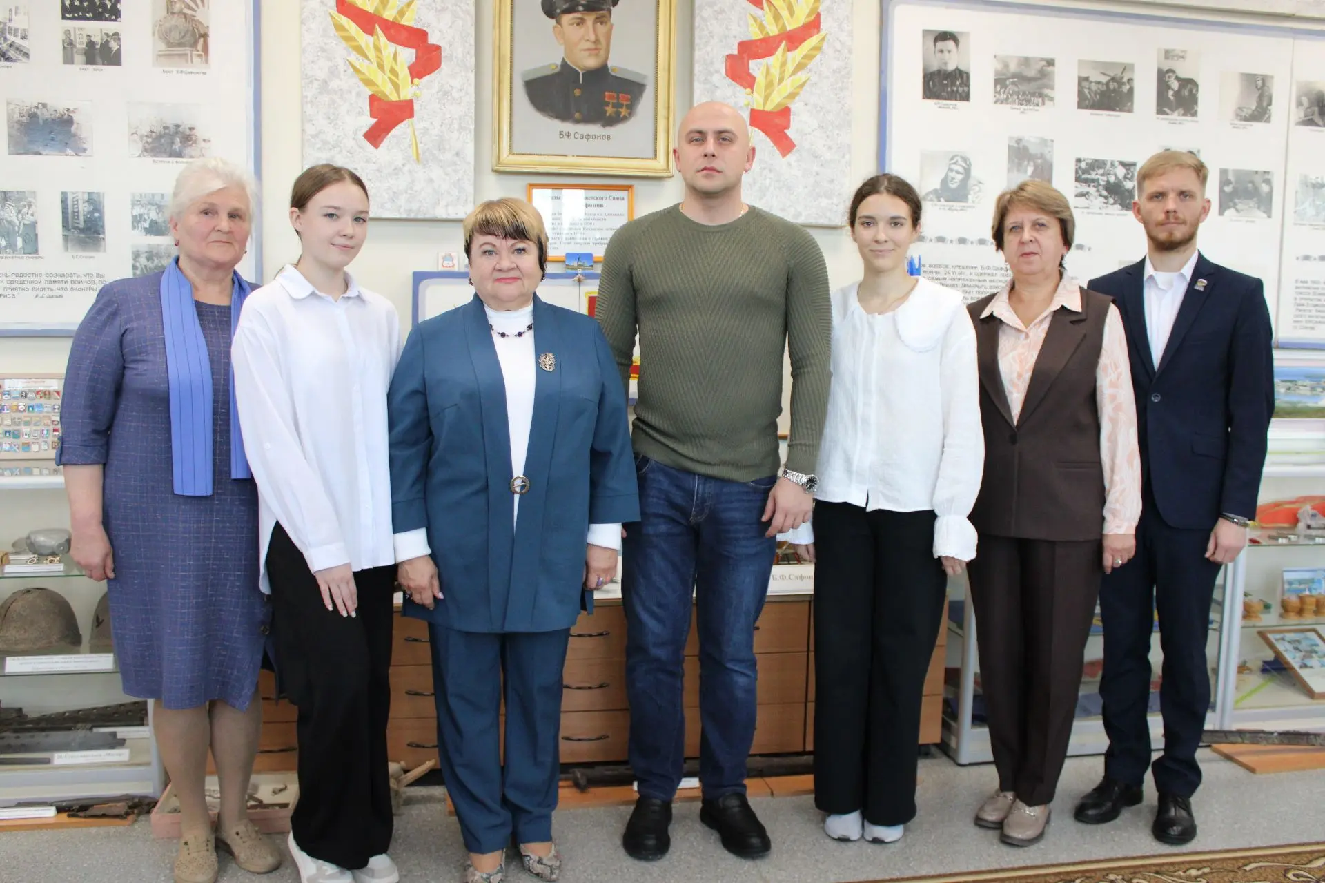В Плавске депутат Государственной Думы, член фракции «Единая Россия» Юрий Бровко, депут...