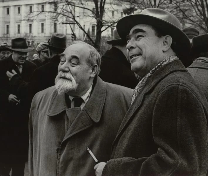 Старый большевик Федор Николаевич Петров и Леонид Ильич Брежнев.  1969 год, г. Москва, ...