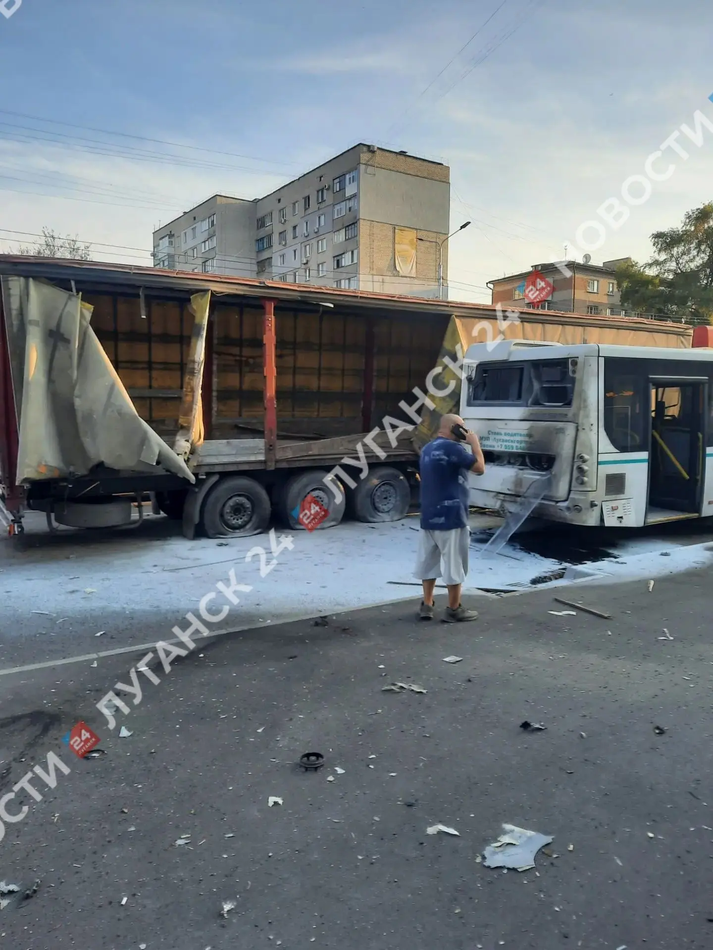 ❗️Под удар ВФУ в Луганске попала фура и пассажирский автобус №167. Есть пострадавшие, в...