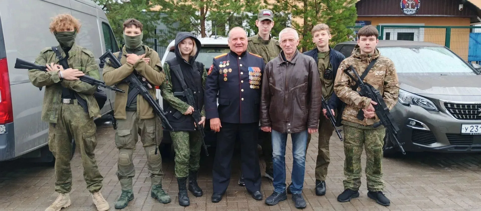 Состоялся отборочный турнир по кикбоксингу, объединивший родителей и участников областн...