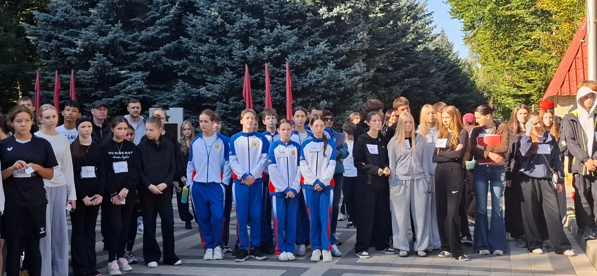 🌳🧭 Спортивное ориентирование в парке Победы: юные следопыты 5–9 классов вышли на стар...