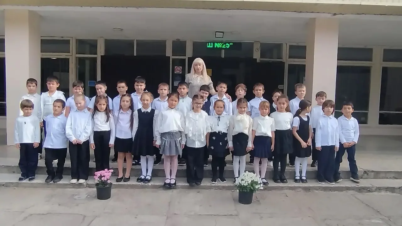⚫️Учащиеся 1 «Б» класса провели классный час, посвященный трагическим событиям 13 октяб...
