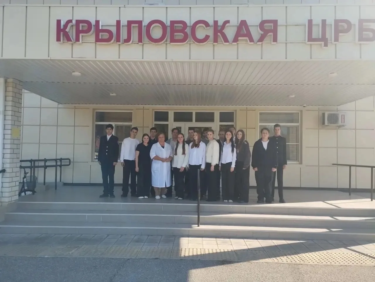 ✨обучающиеся 9 класса МБОУ СОШ №5 посетили филиал ГБУЗ «Крыловская ЦРБ», где смогли поб...