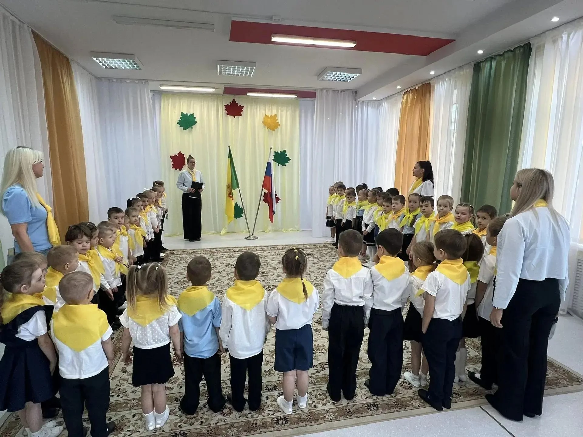 Детский совет „Сурской сказки“ собрался на традиционный утренний сбор.