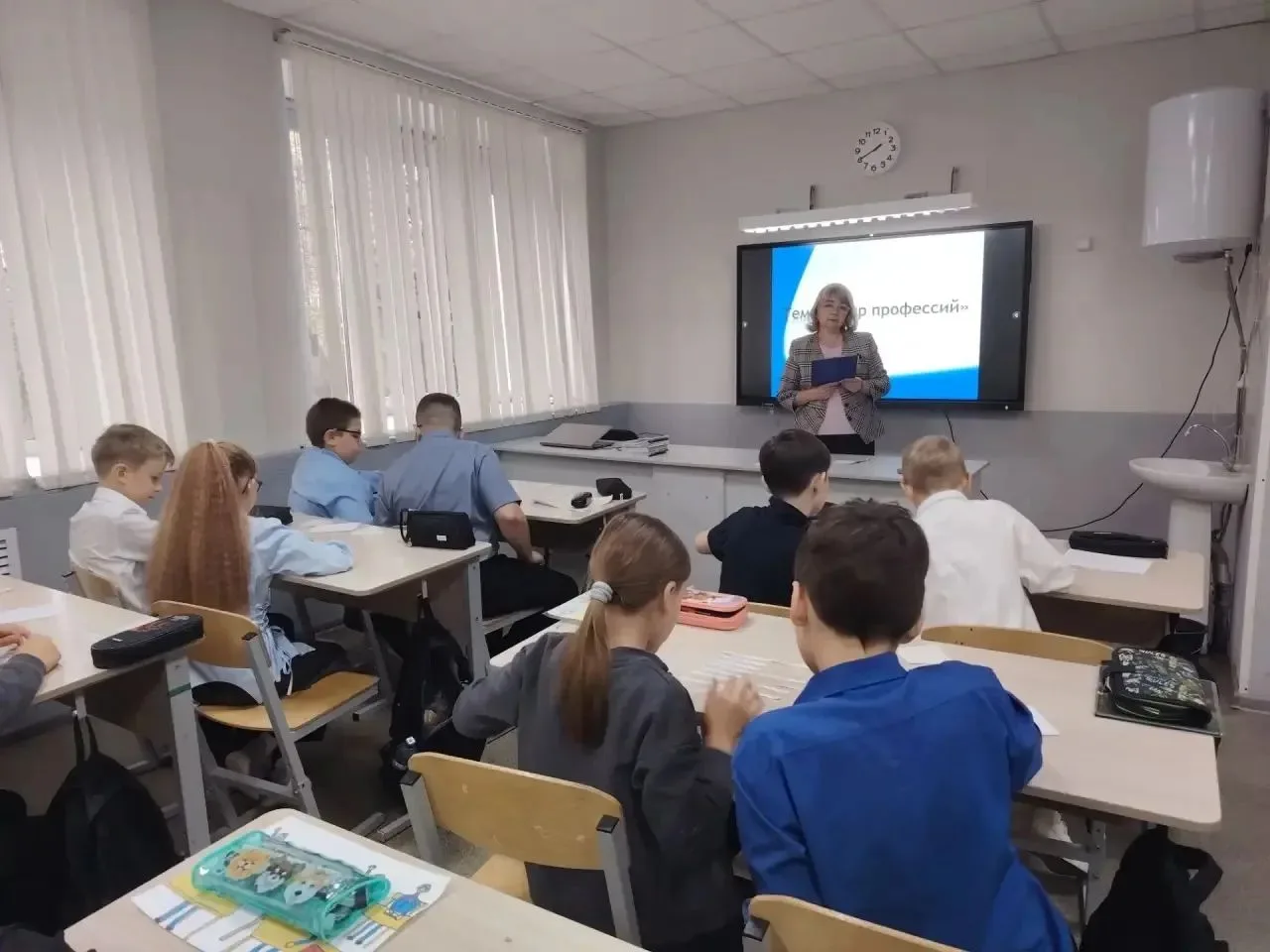 12 октября, в рамках Недели социально-психологической службы, педагог-дефектолог Башева...