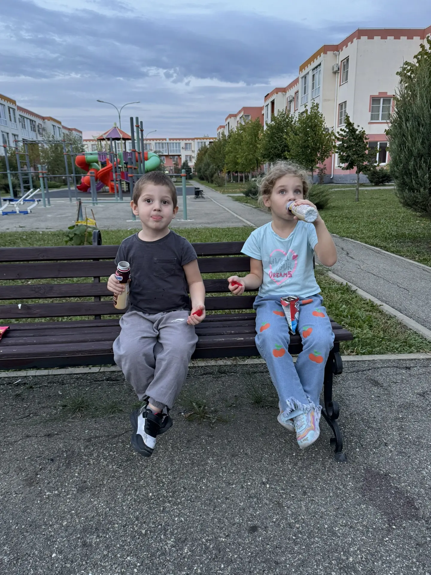 Приехали на танцы.