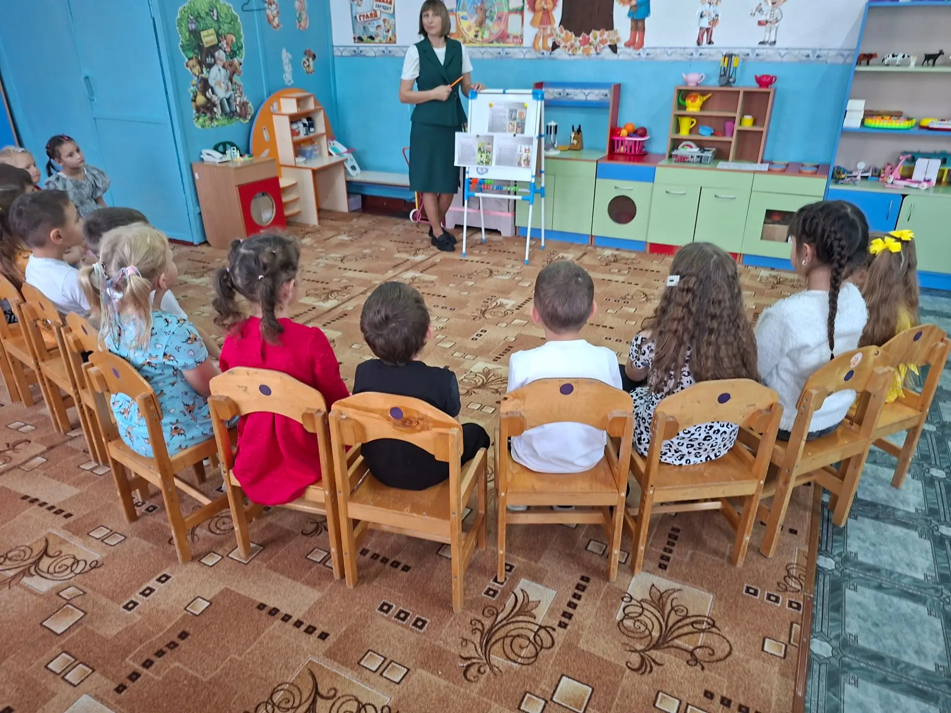 В старшей разновозрастной группе прошло занятие по приобщению к искусству "Игрушки из г...