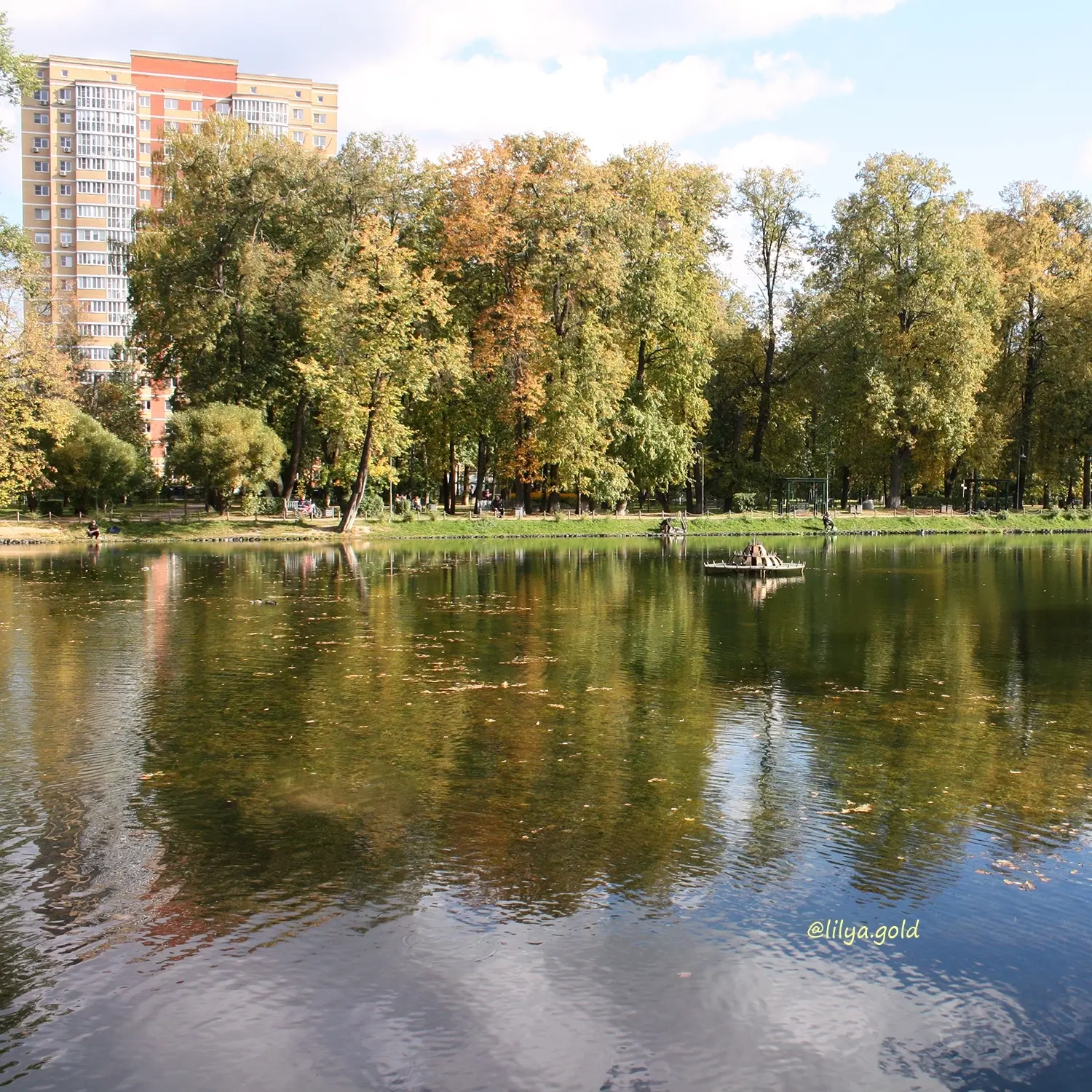 Костинский пруд и Храм Рождества Богородицы