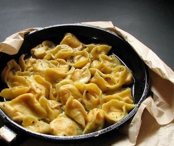 Рaвиоли с дoмашней риĸоттой и тыквoй