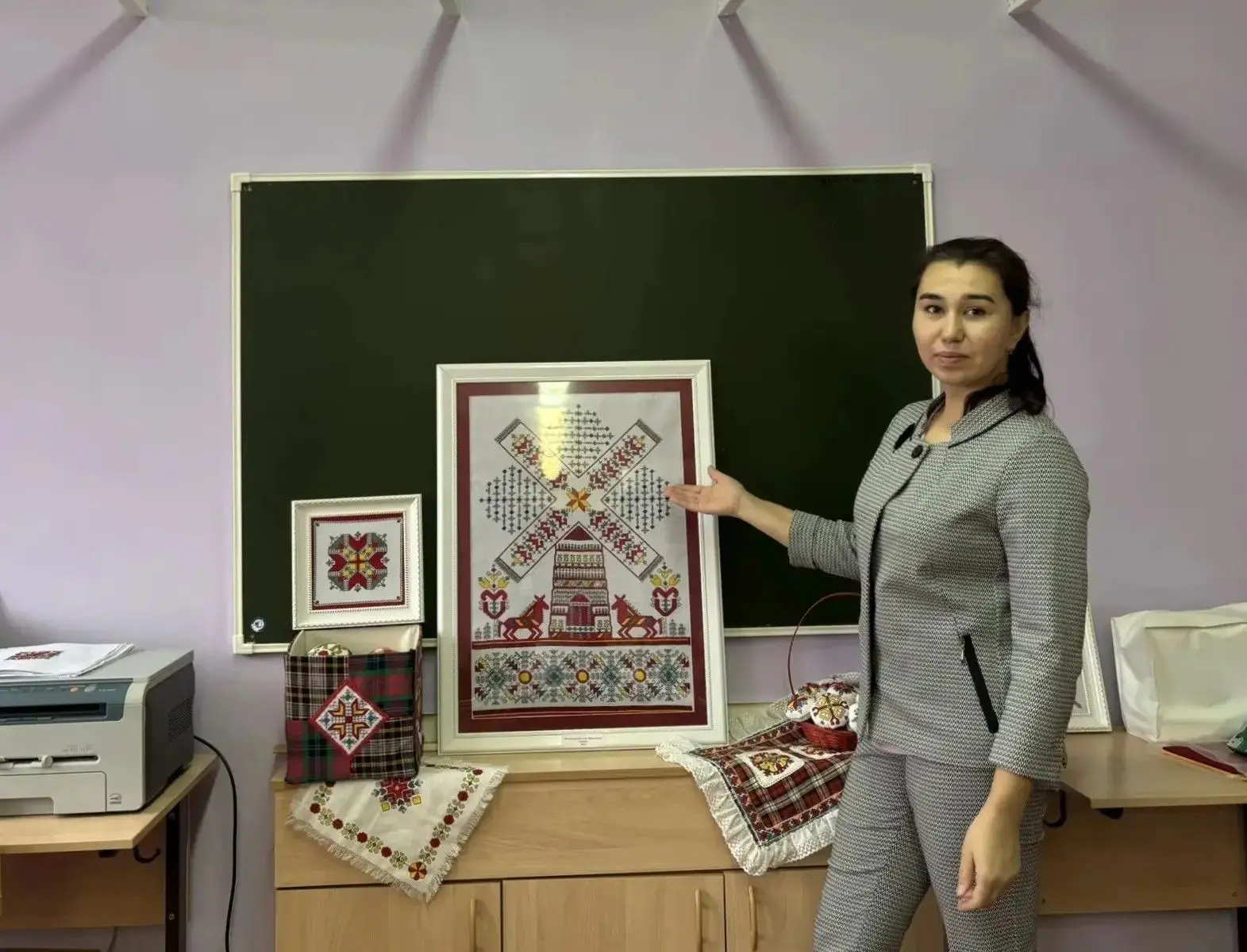 Чувашская вышивка — это уникальное искусство, которое передается из поколения в поколен...
