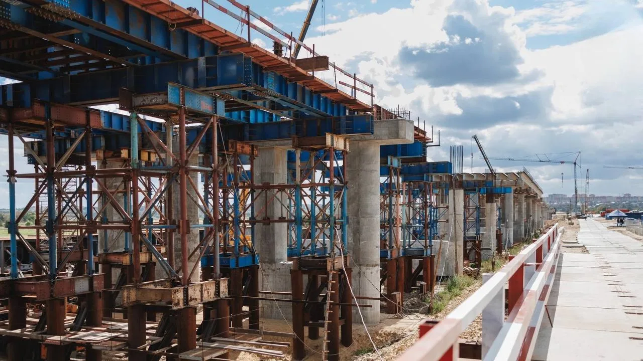 🌉 Строительство нового моста через Оку под Рязанью выполнено на 38,8%.