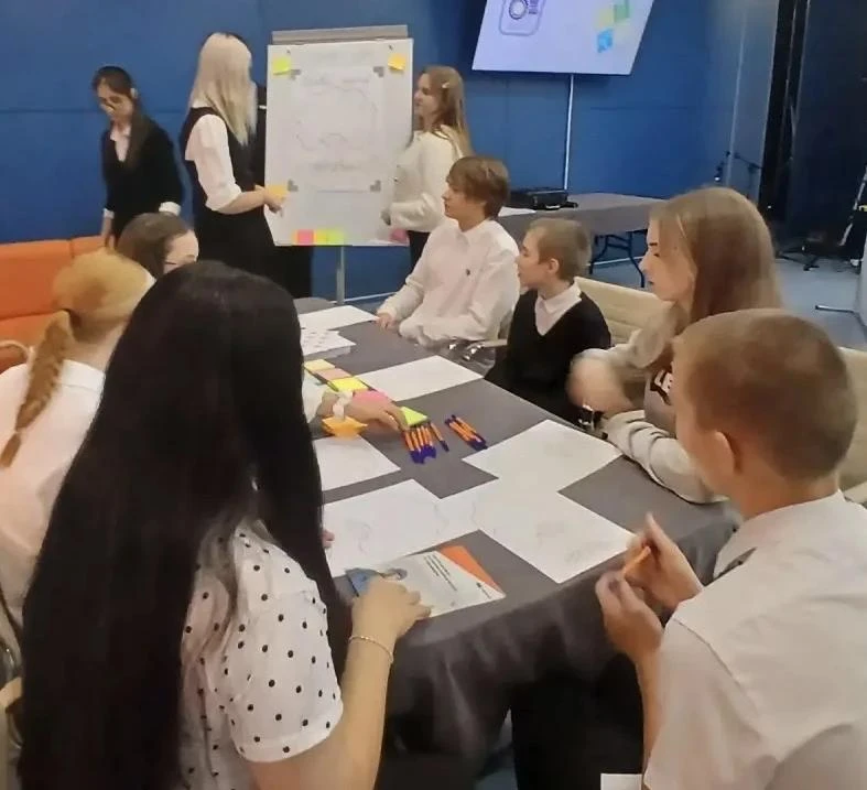 В 13 лет необязательно знать, кем станешь. Но уже можно пробовать!👨‍🍳👩🏻‍💻👨‍🚒