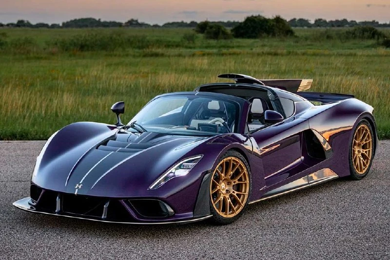 Родстер Hennessey Venom F5 представил новую версию под названием "F5-M". Этот автомобил...