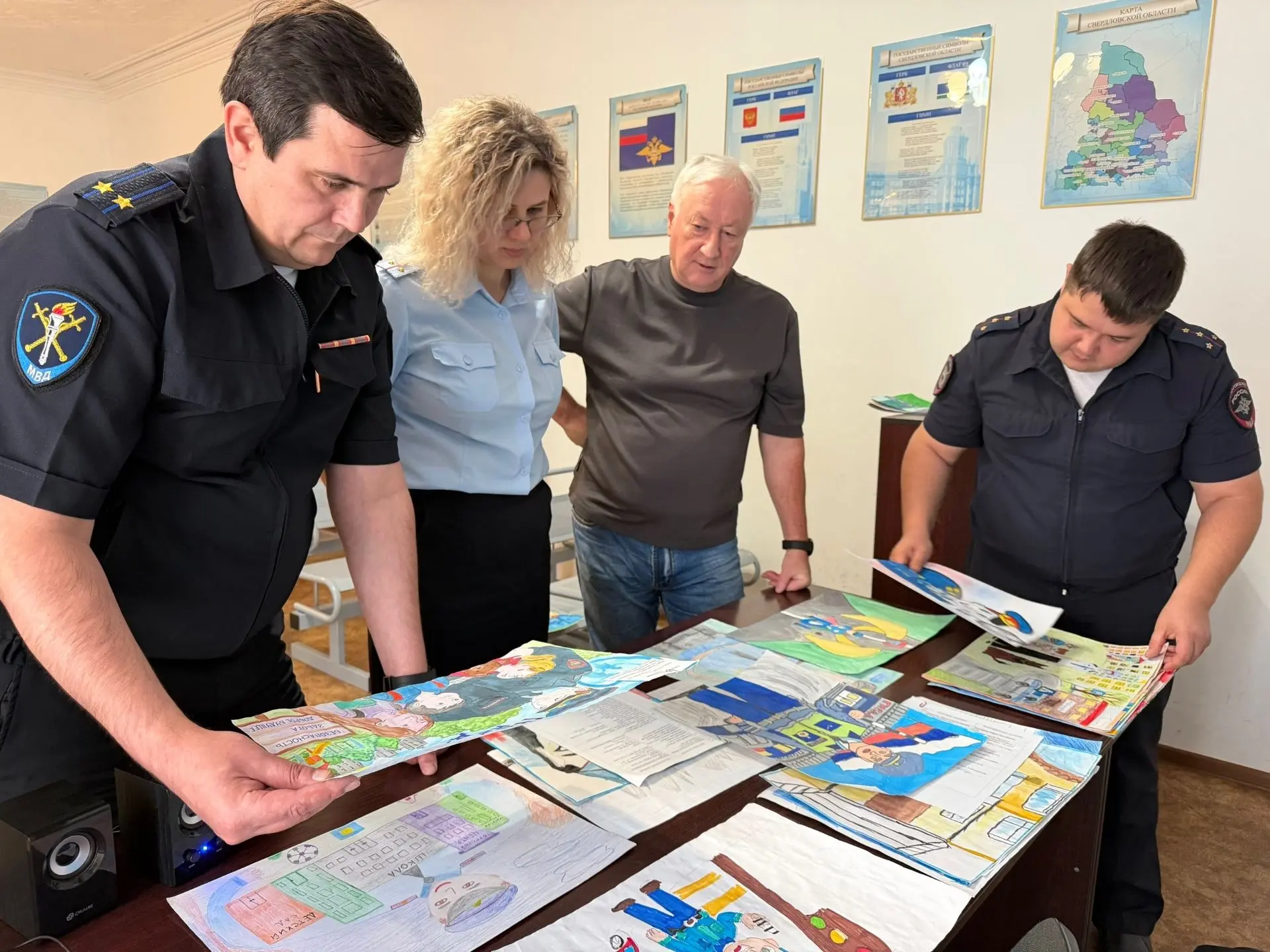 👮В ОМВД Лесного назвали имена победителей конкурса детского рисунка «ПОЛИЦИЯ: взгляд д...