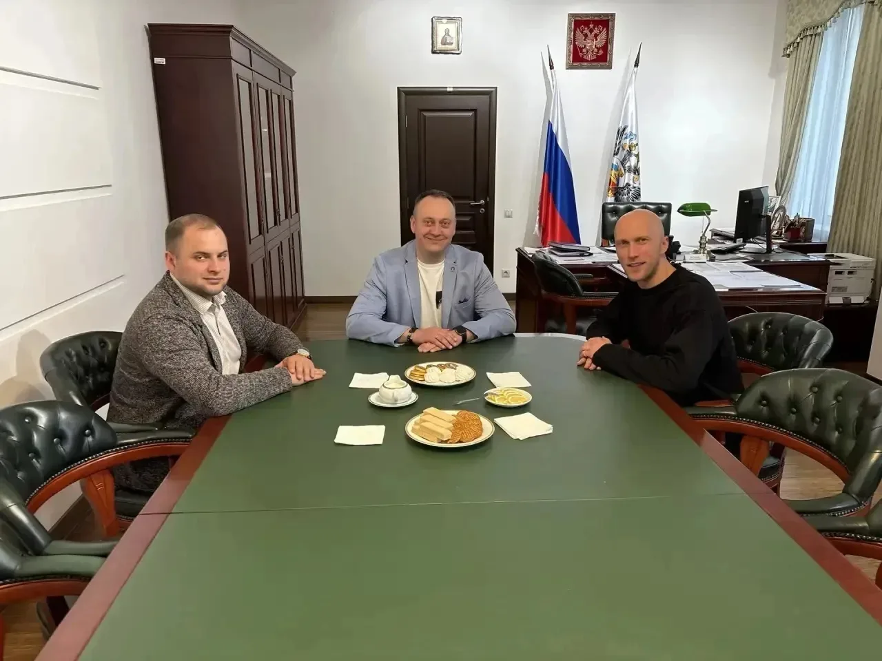 Высокое качество льда и условия для занятий фигурным катанием учебно-тренировочного цен...