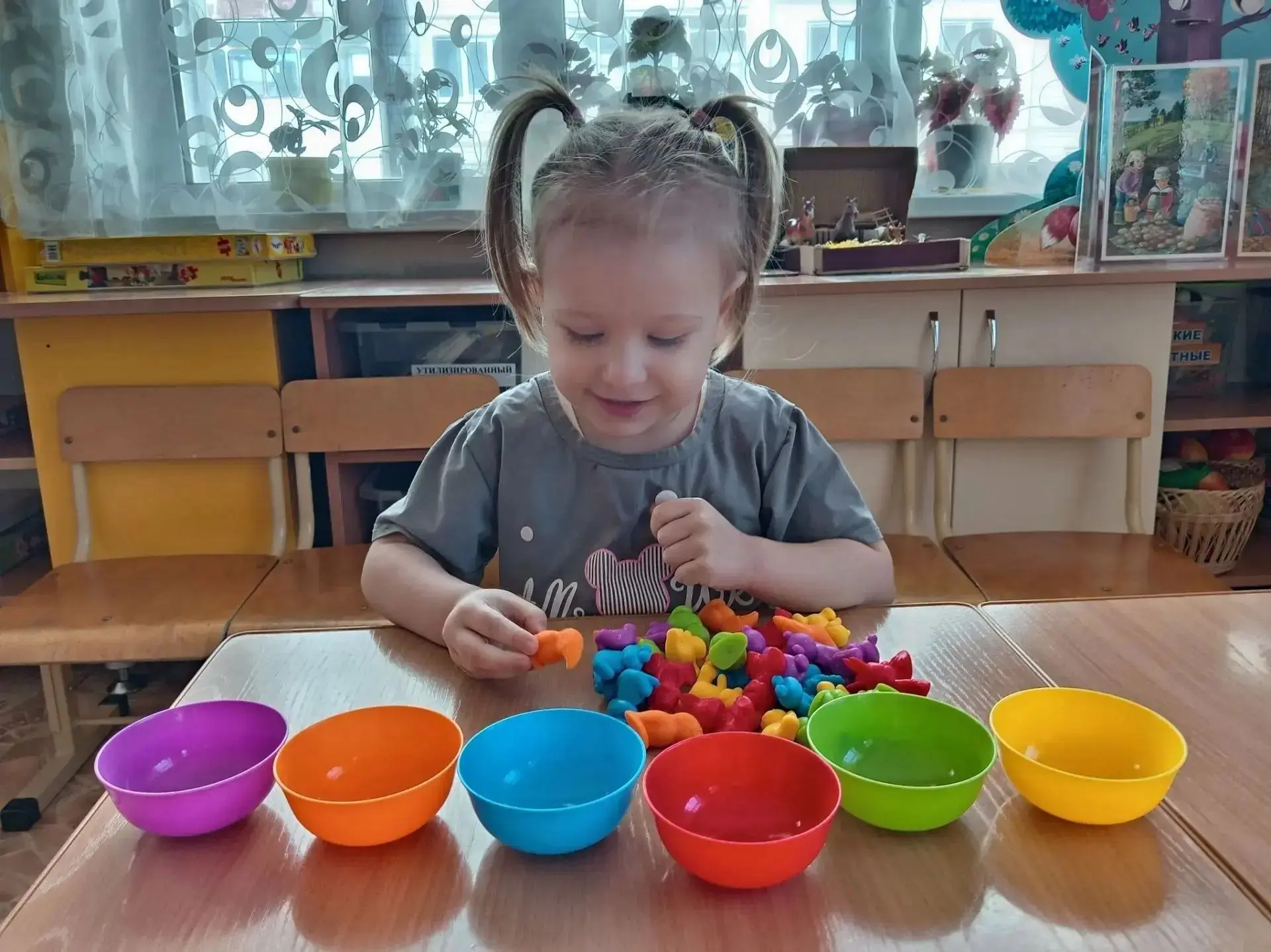 Сенсорное воспитание детей 3-4 лет играет ключевую роль в их общем развитии и подготовк...