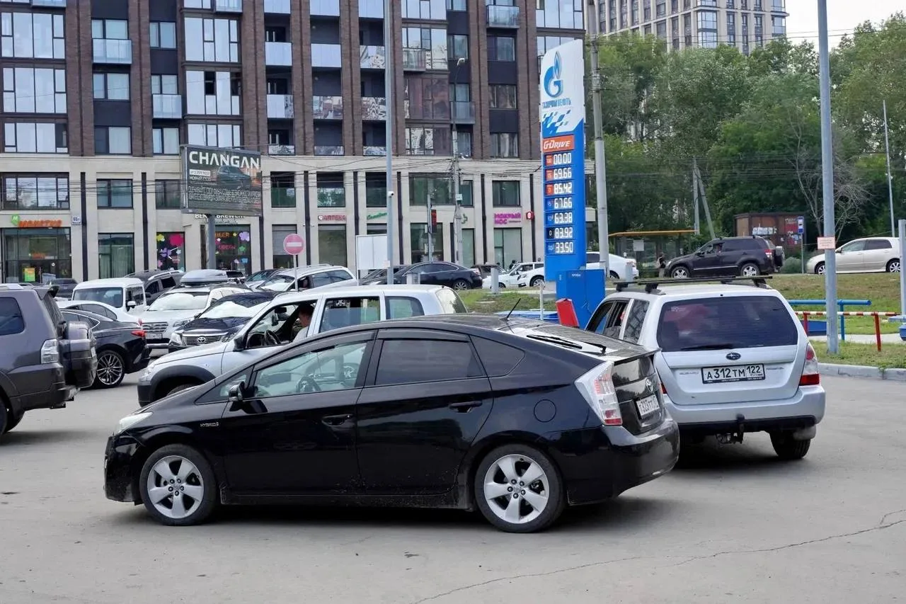 В Новосибирской области бензин продают на 400 АЗС