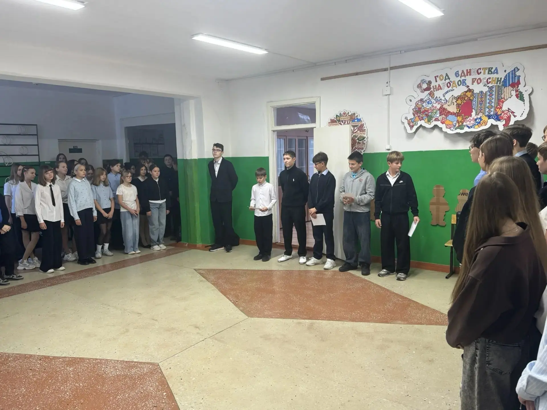 В нашей школе стартовала новая учебная неделя.