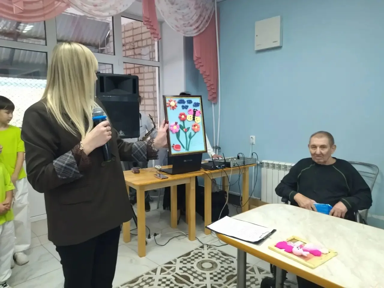 В декаду пожилых людей наш дом-интернат с огромной радостью принял у себя юных талантов...