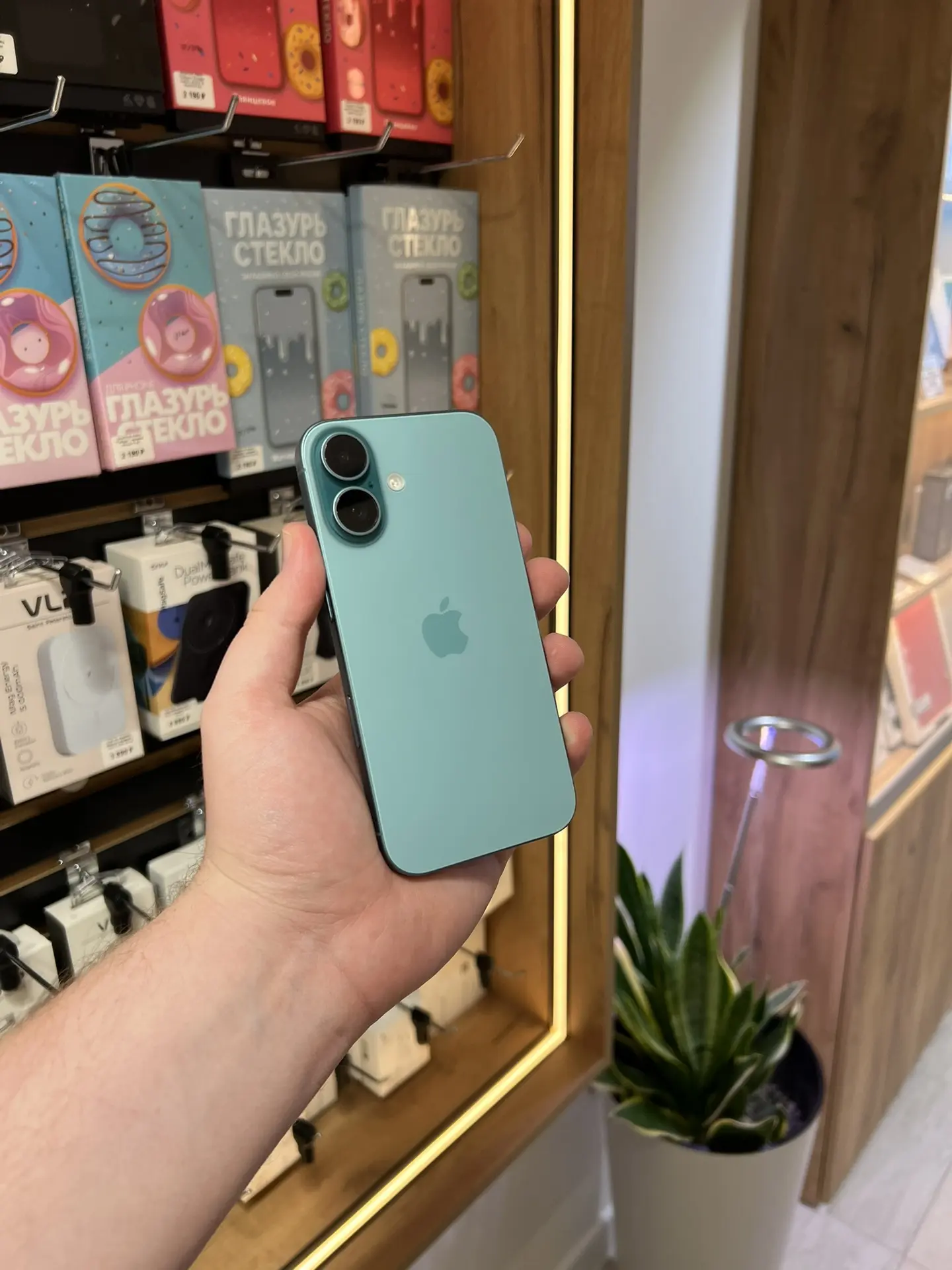 📱Подержанный iPhone 16 128GB SIM+eSIM Teal