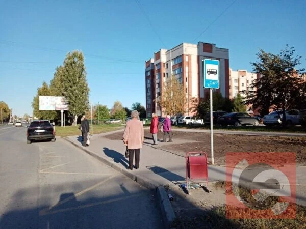 Снесенную остановку транспорта в Бердске восстановят только к зиме