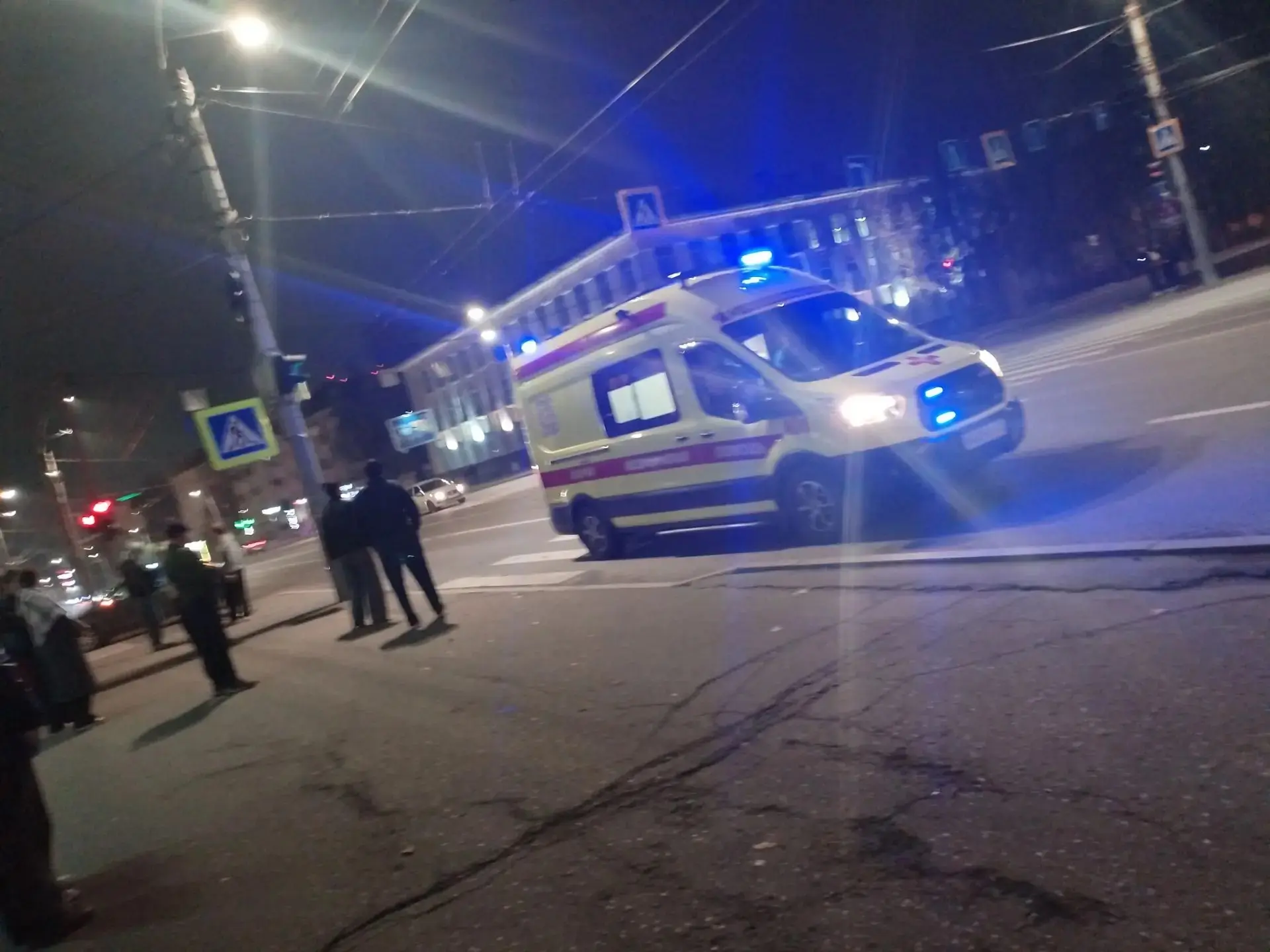 Произошло ДТП на перекрестке Шереметевского проспекта и Садовой улицы в Иванове. Столкн...