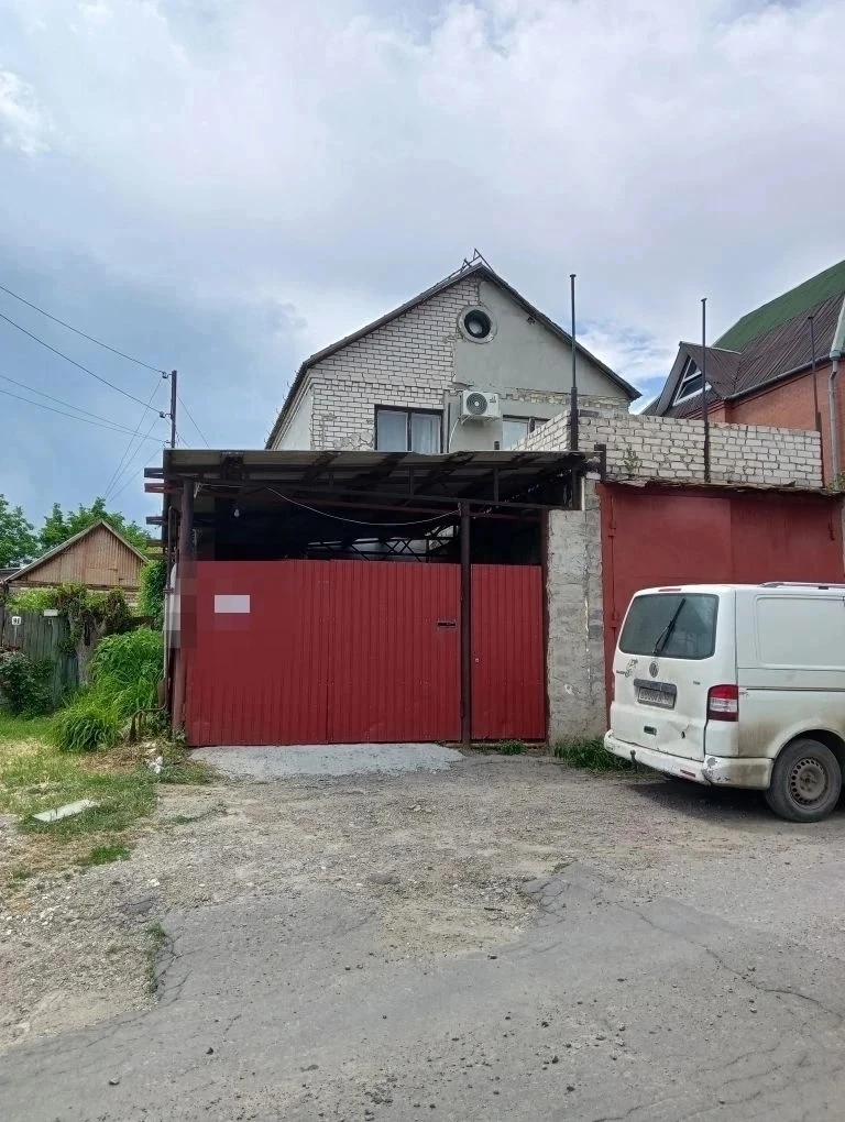 Продам дом 140 м², 2 этажа, в центре Луганска, район цирка