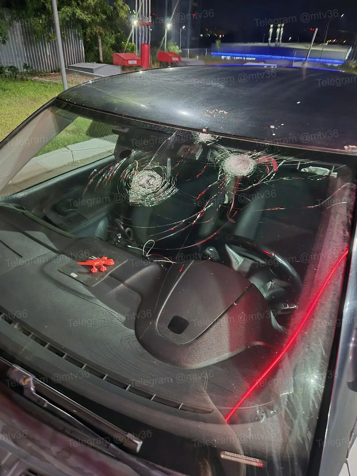 🤬 Студента, выбившего камнями стекла авто, не стали привлекать к ответственности