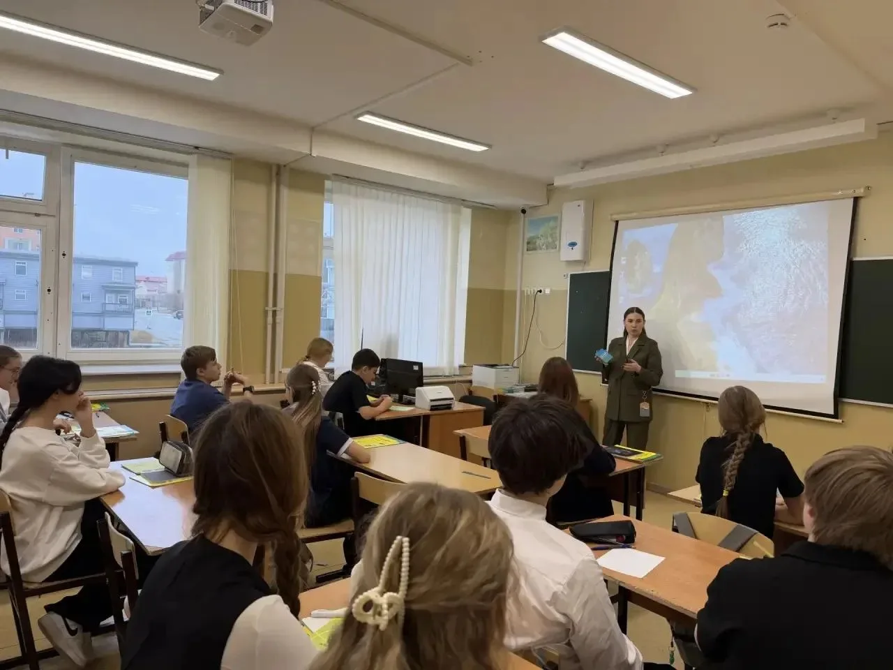 Осторожно, мошенники: в школе прошли беседы о предотвращении вовлечения подростков в ди...