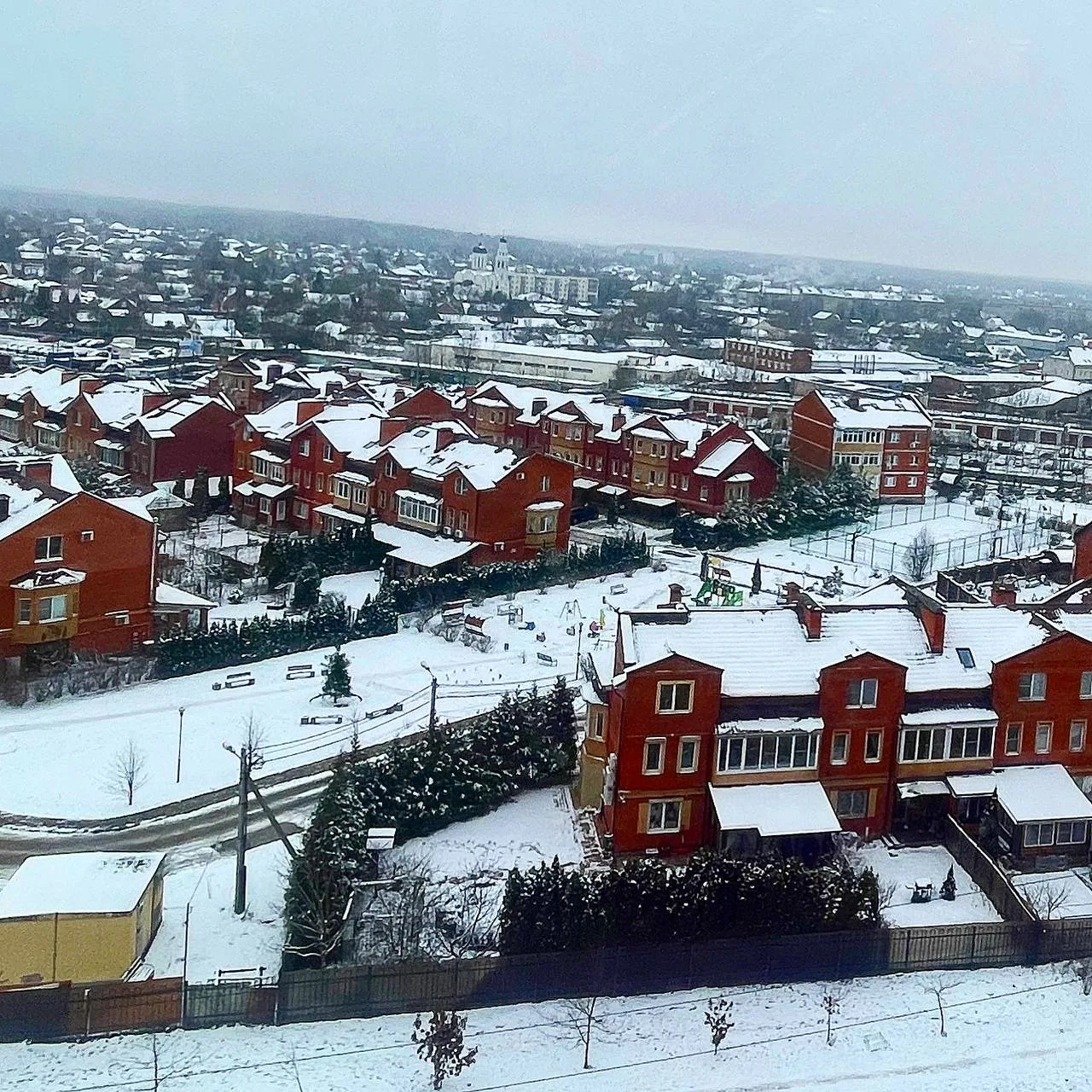 🌨️ Первый снег в Москве и Московской области может выпасть позже обычного, — синоптик ...