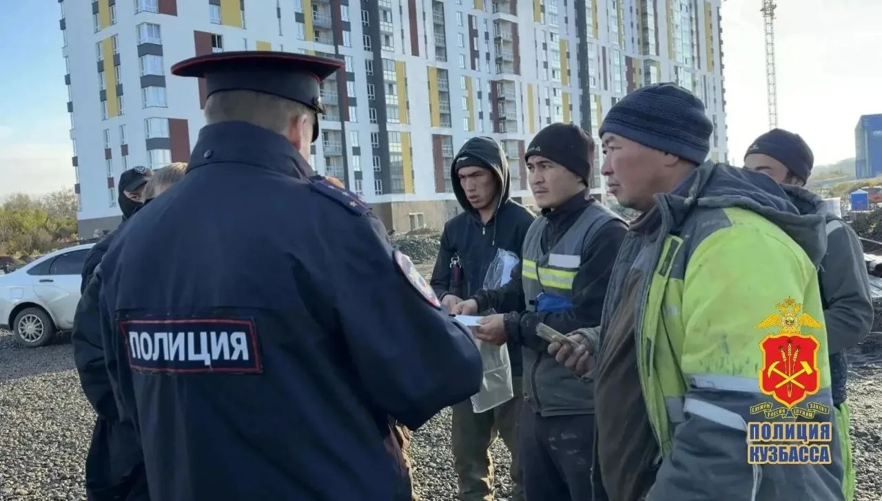 В Новокузнецке по результатам полицейского рейда 5 иностранцев – нарушителей миграционн...