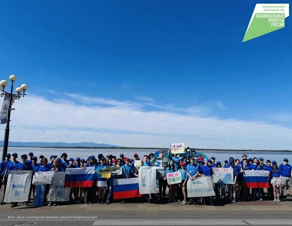 📰 Более 250 хабаровчан вышли на уборку Спортивной набережной после осеннего паводка