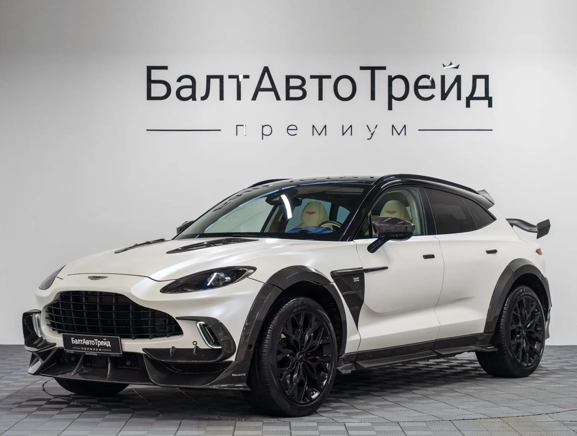 Aston Martin в формате SUV 🤩
