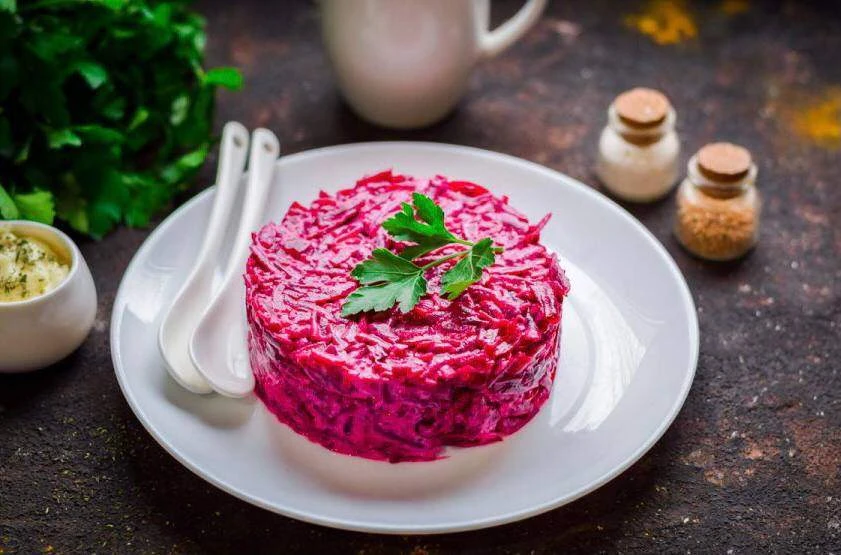 Салат из свеклы и сыра