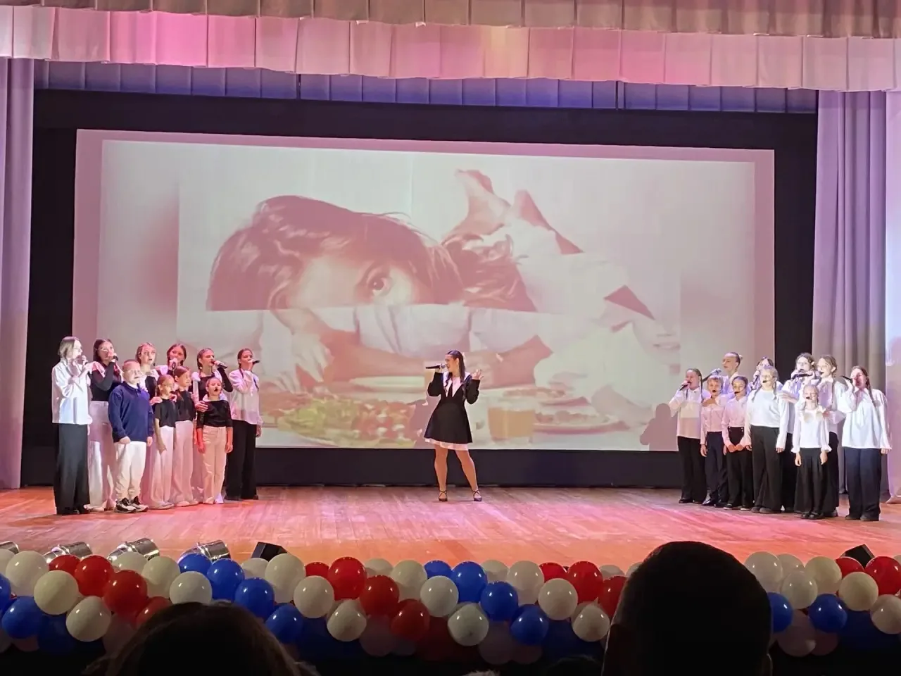 🌟 Сегодня зал Районного Дома культуры наполнился музыкой, цветами и праздничным настро...
