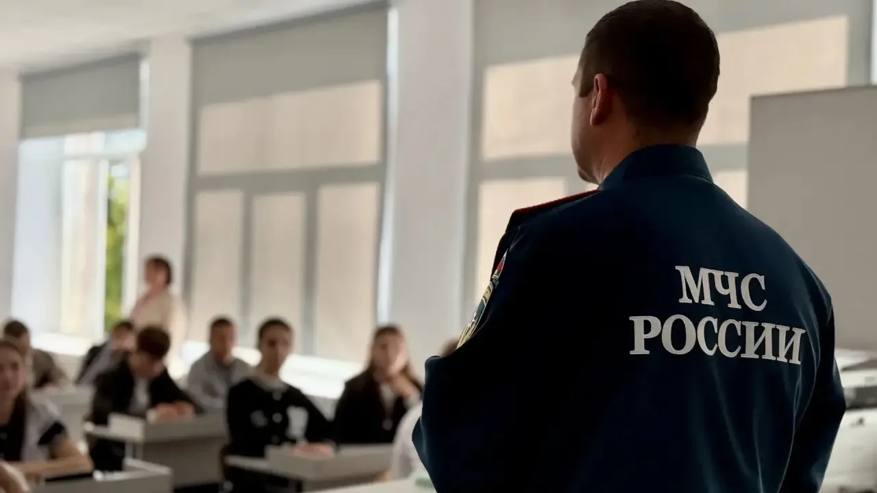 В школах Новопокровского района прошли Всероссийские открытые уроки ко Дню гражданской ...