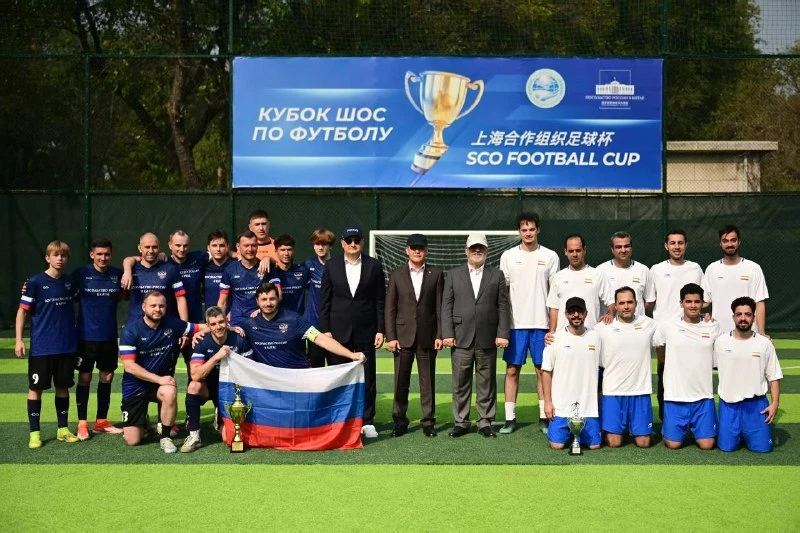 🏆 11 октября на стадионе Посольства России в Китае прошел заключительный этап дипломат...